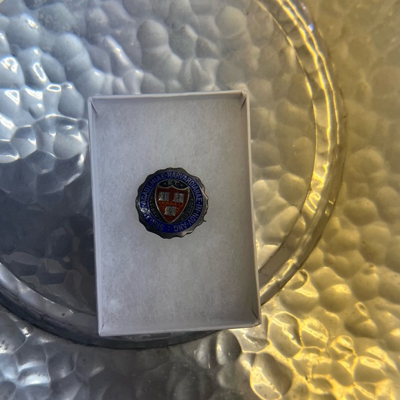 HARVARD UNIVERSITY ENAMEL - Picture 6 of 6